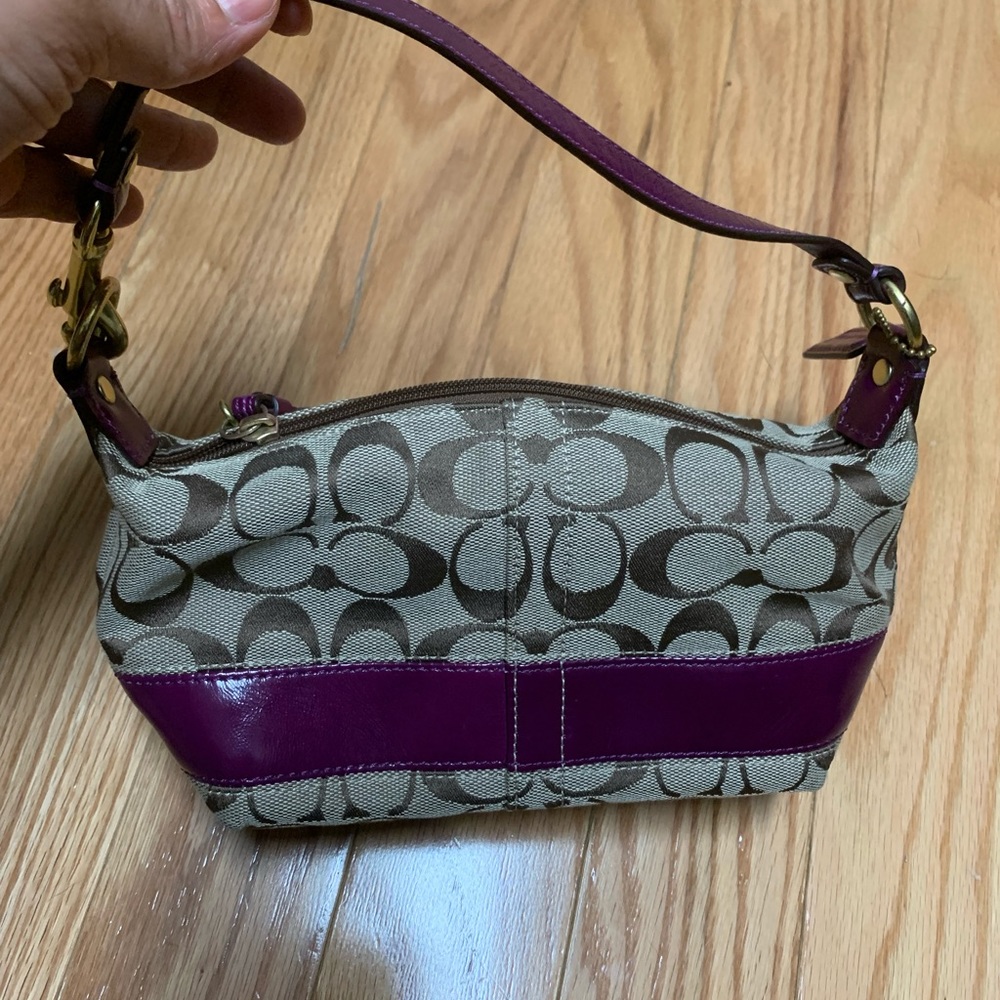 NWOT authentic Coach Small Purse Shoulder Bag.